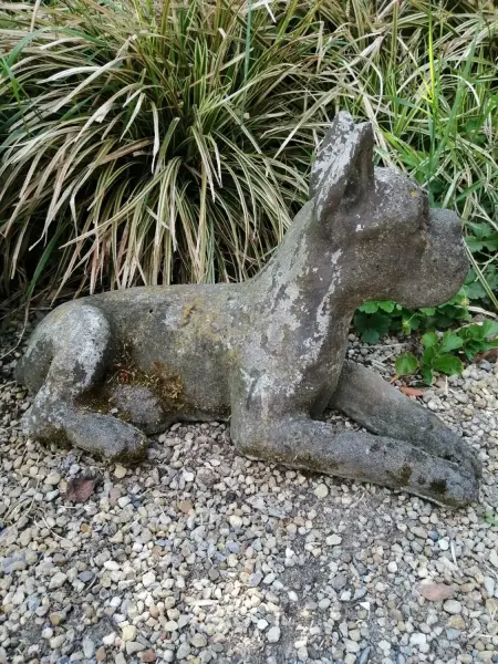 Artikelbild 2 des Artikels “liegender Hund ca 50cm, Steinguss “